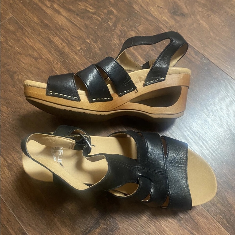 Dansko EU size 38 women's open toe sandal wedge heel with opening in black - Picture 2 of 5